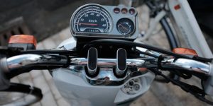 バイクのハンドルの画像